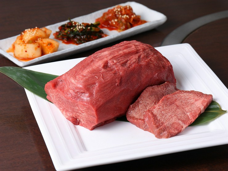 0004037449F6_740x555y